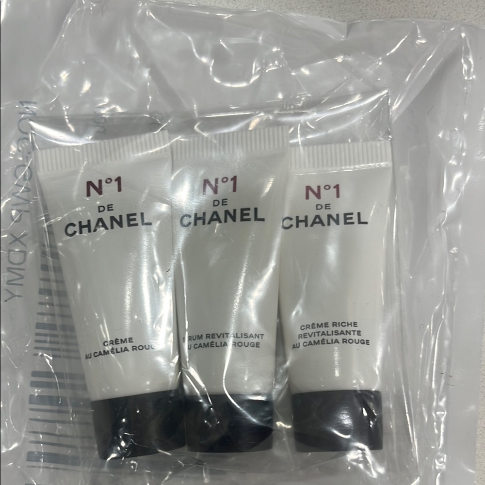 Chanel N°1 Revitalizing Cream Trio